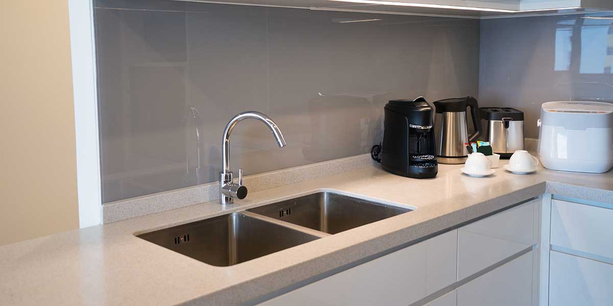how to choose a kitchen sink